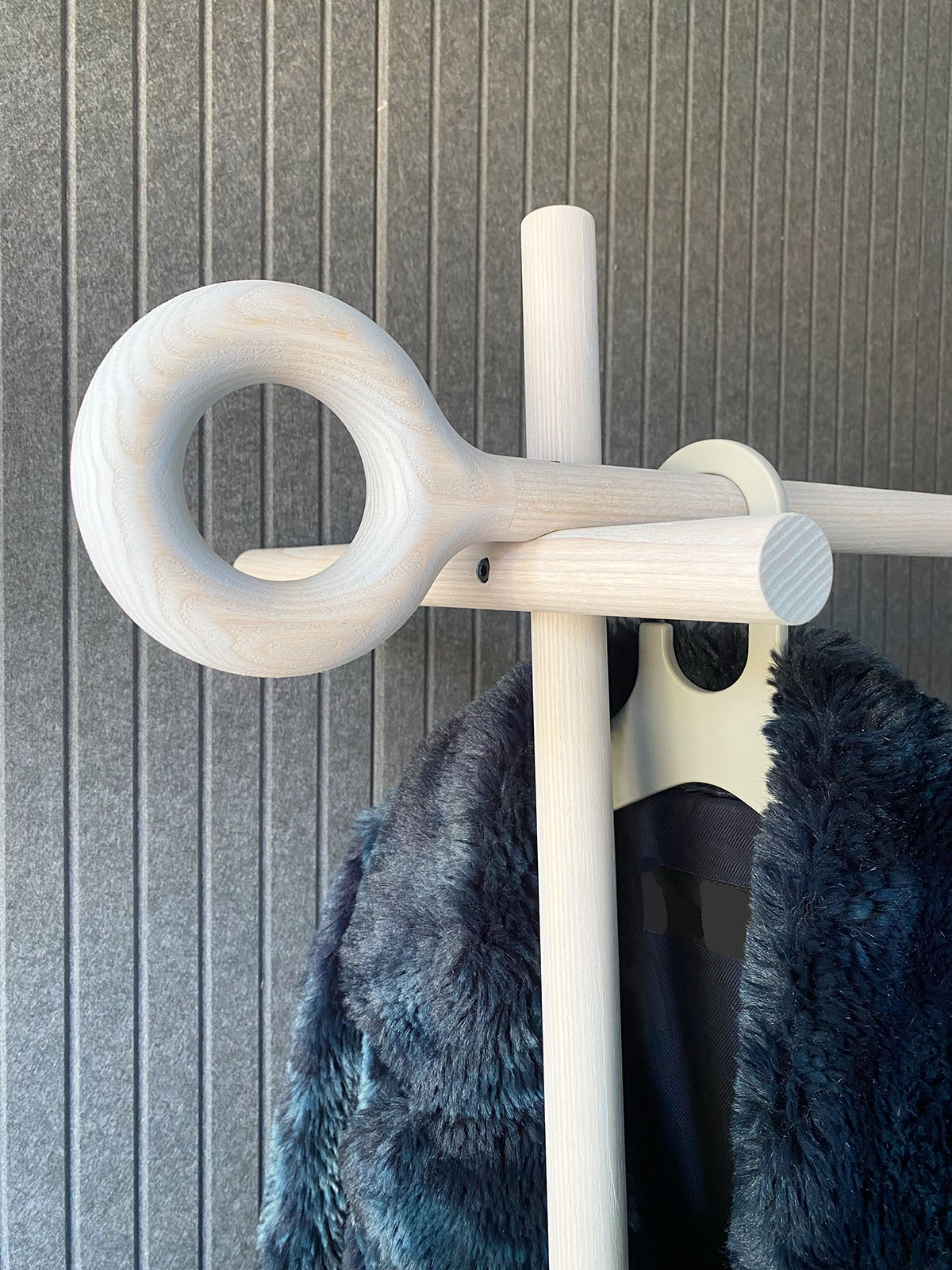 Professor-Oslo-detail-oog-hanger-1